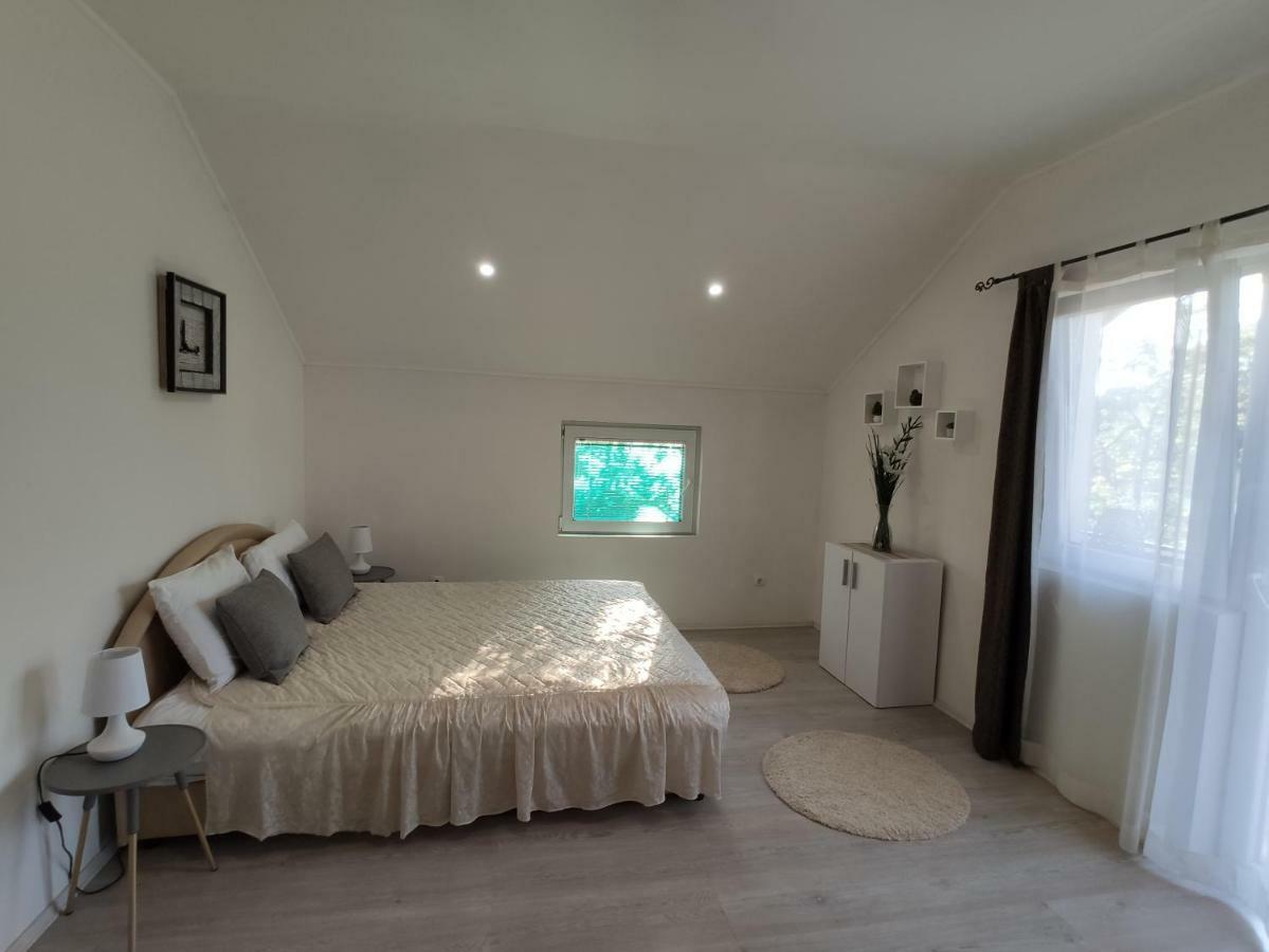 Forest Apartment Niksic ภายนอก รูปภาพ