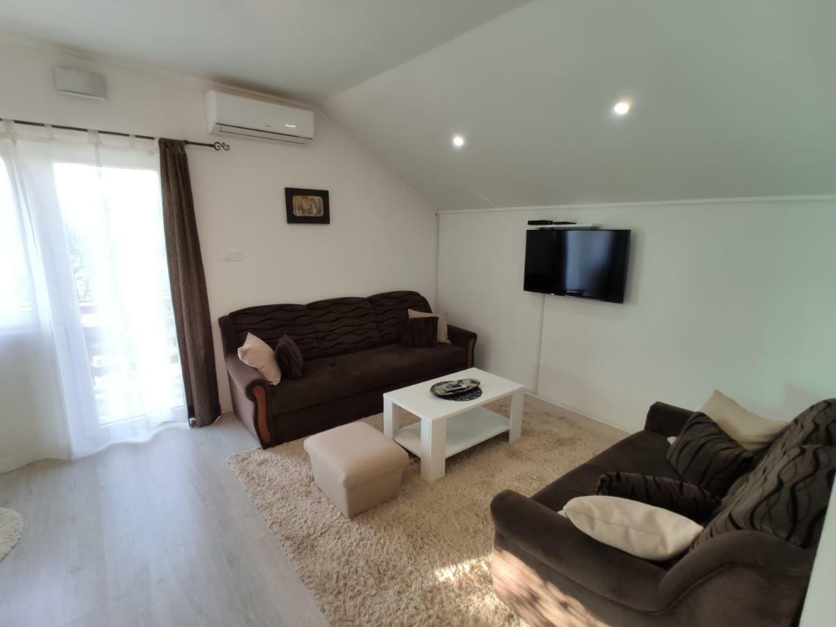 Forest Apartment Niksic ภายนอก รูปภาพ